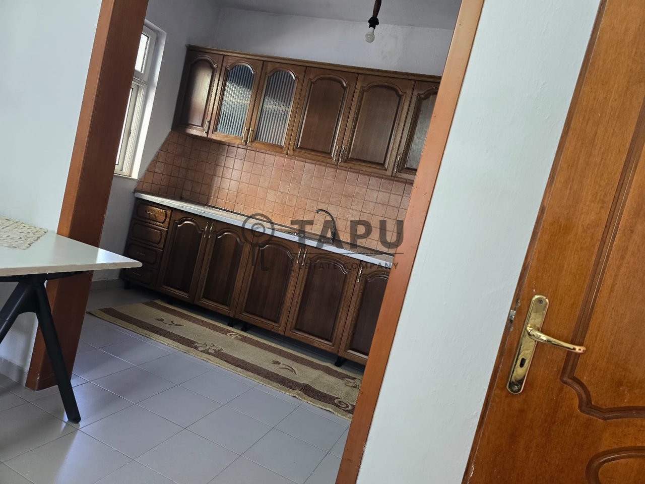 Jepet me qera 2+1 + post parkimi – Pas Spitali Ushtarak, Laprakë