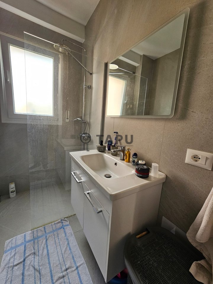 Vendesi 2+1+2 in vendita vicino al Giardino Botanico (disponibile anche con finanziamento)