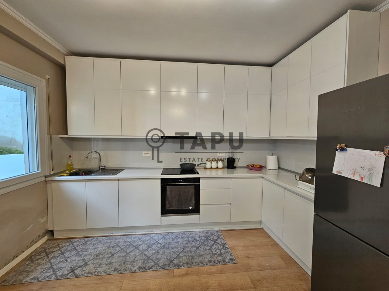 Vendesi 2+1+2 in vendita vicino al Giardino Botanico (disponibile anche con finanziamento)