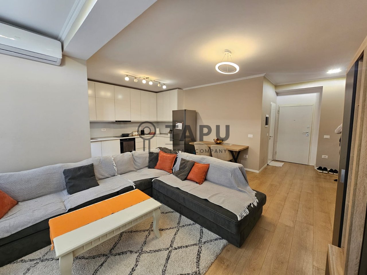 Vendesi 2+1+2 in vendita vicino al Giardino Botanico (disponibile anche con finanziamento)