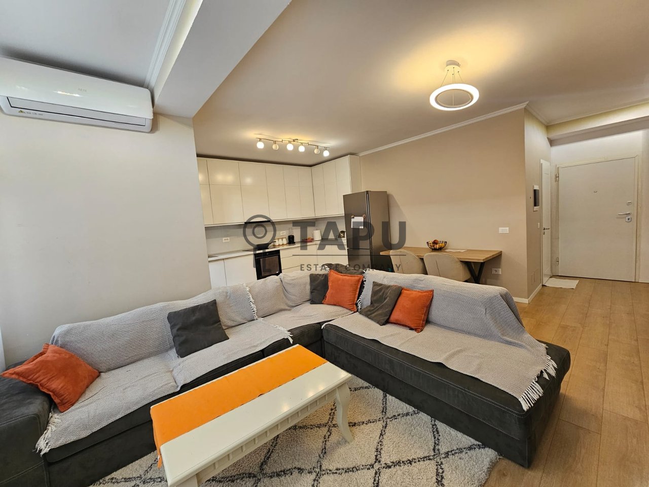 Vendesi 2+1+2 in vendita vicino al Giardino Botanico (disponibile anche con finanziamento)