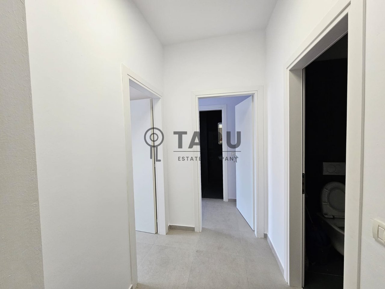 Jepet me Qira Apartament/Zyrë 2+1+2 – Qendra Komerciale Turdiu (Qendër)