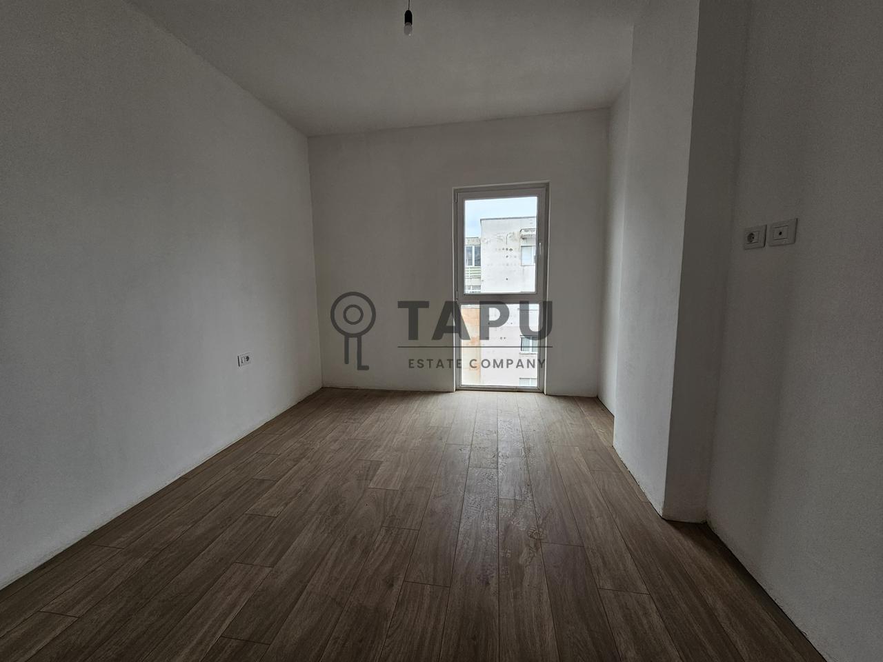 Shitet, Apartament 2+1+2, Kompleksi Tirana Entry II, Tiranë.