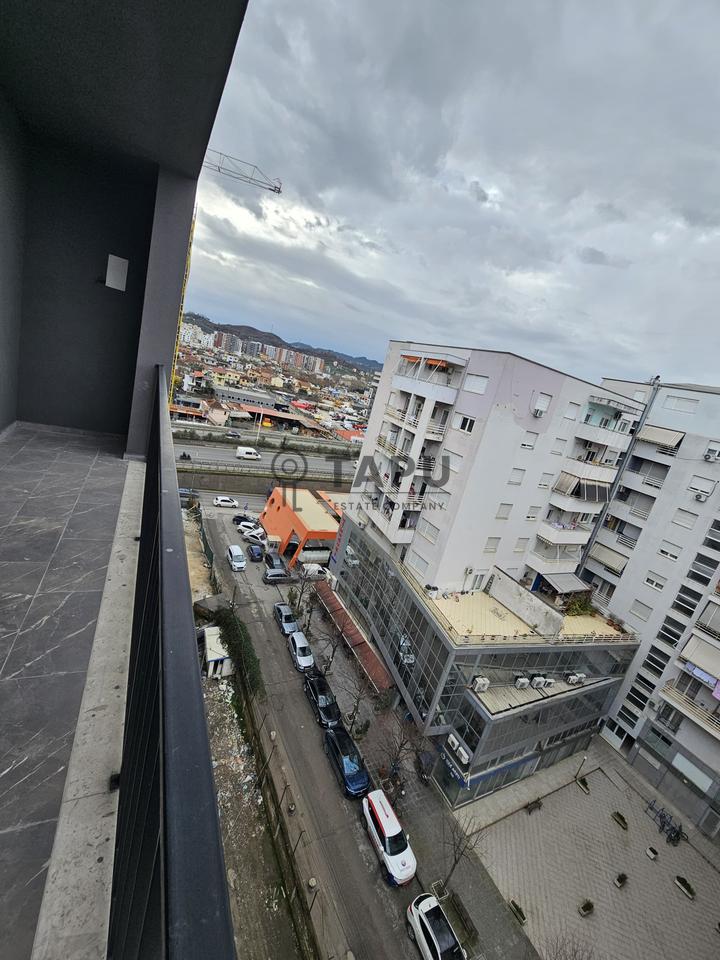 Shitet, Apartament 2+1+2, Kompleksi Tirana Entry II, Tiranë.