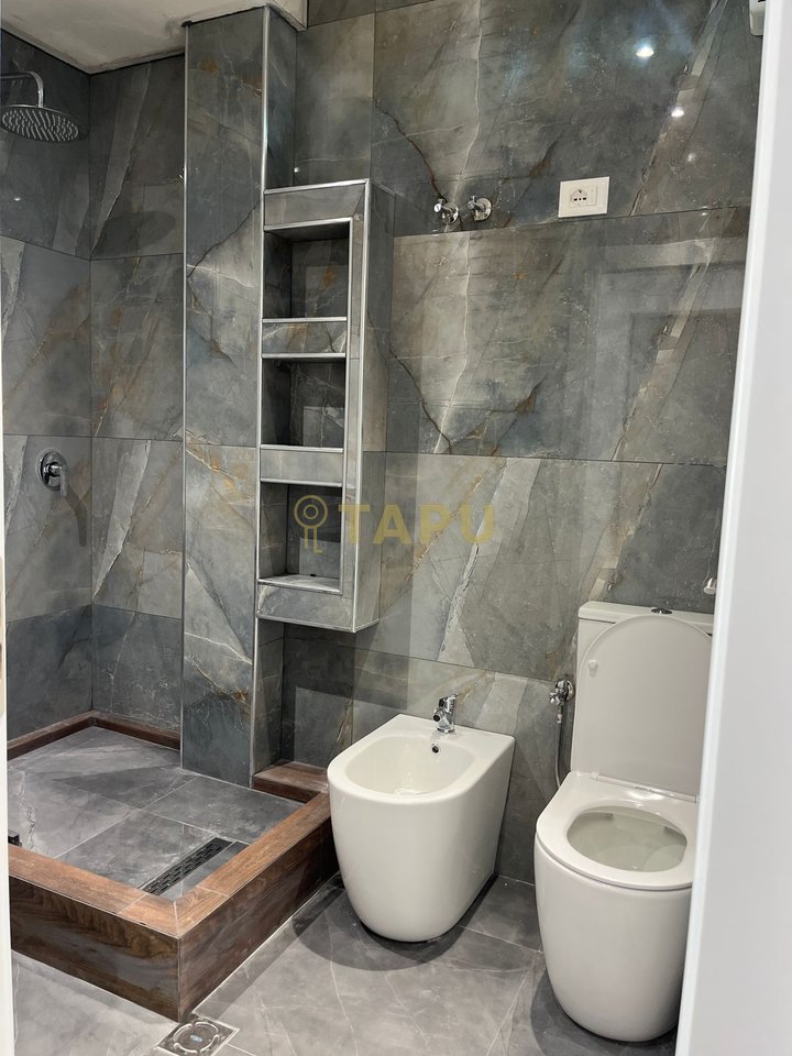 Jepet me qera apartament 1+1 në zonën e 5 Majit