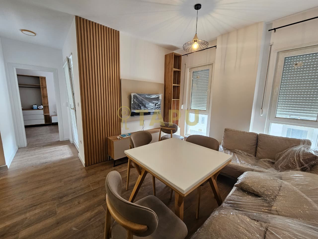 🏡 Jepet me qera apartament 1+1 tek Univers City