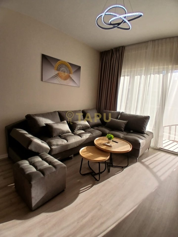 2+1 apartment for rent in Zogu i Zi!