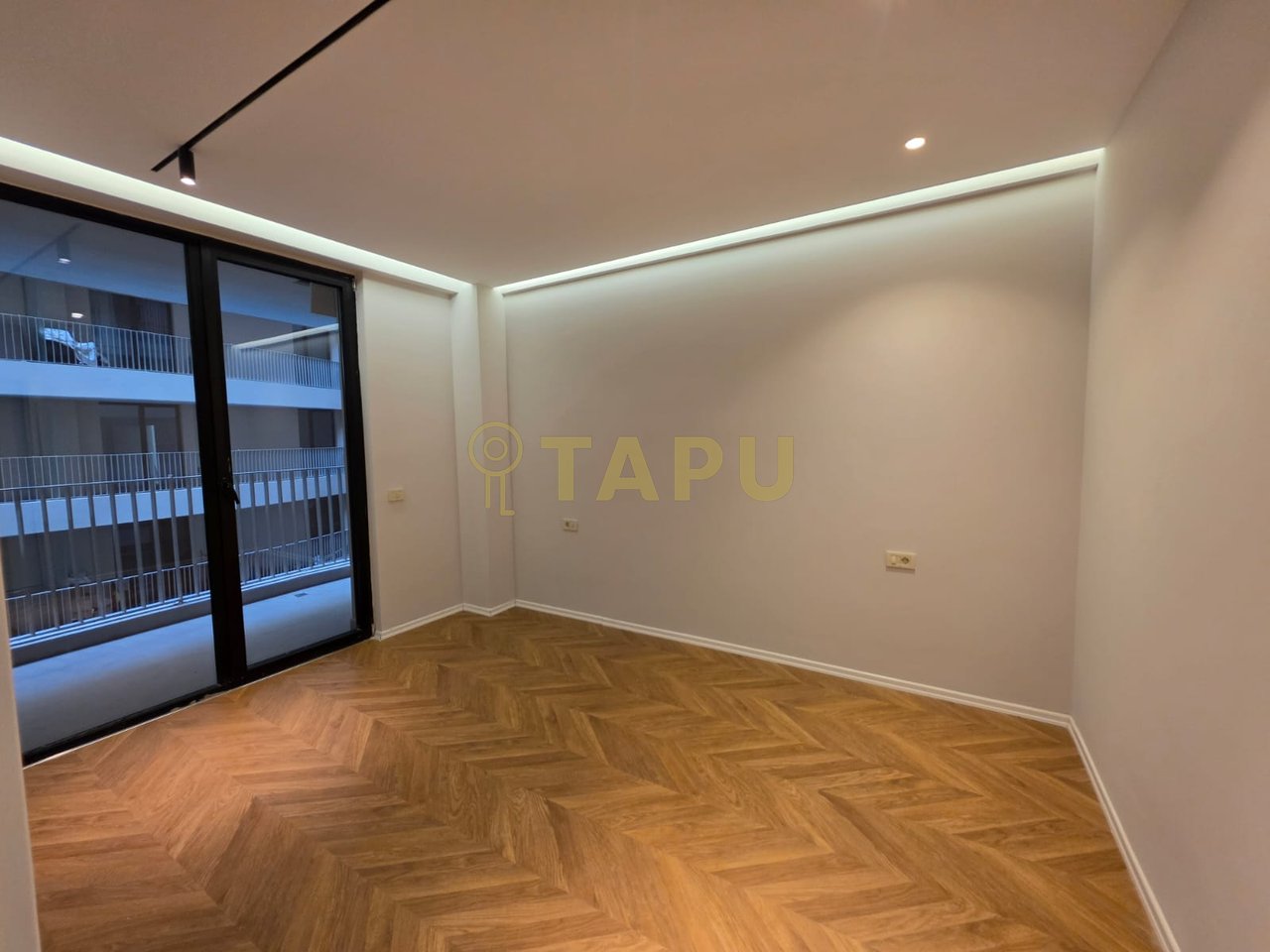 🏢 APARTMENT FOR RENT FOR OFFICES – GOLDEN TOWER, MINE PEZA