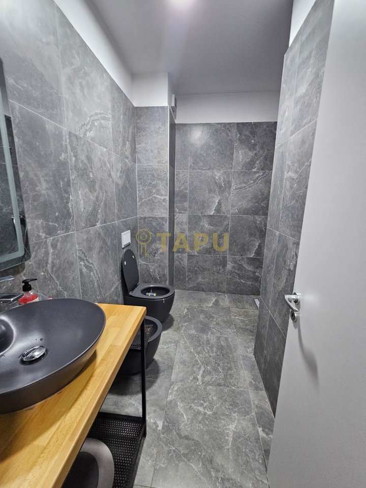 🏡 JEPET ME QIRA | APARTAMENT 2+1 + POST PARKIMI – UNIVERS CITY