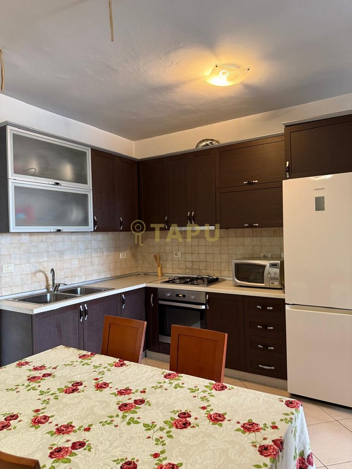 🏡 JEPET ME QIRA APARTAMENT 2+1 + ANEKS + BALLKON – SELVIA, QENDËR
