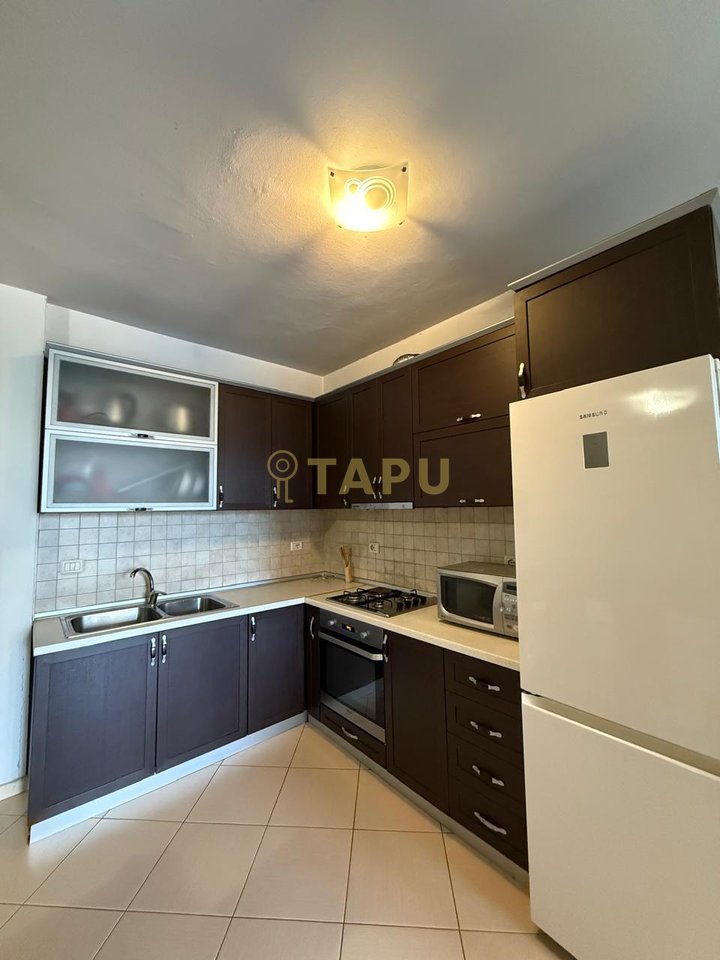 🏡 JEPET ME QIRA APARTAMENT 2+1 + ANEKS + BALLKON – SELVIA, QENDËR