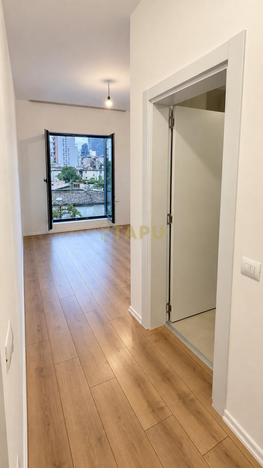 🏢 LOCALE IN AFFITTO – CENTRO, VIA DELLE BARRICATE
