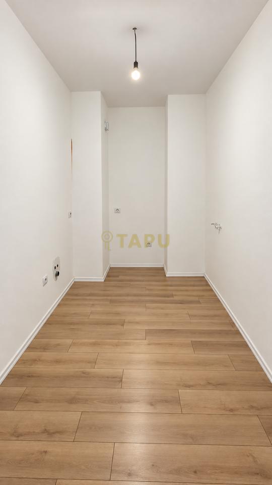 🏢 LOCALE IN AFFITTO – CENTRO, VIA DELLE BARRICATE