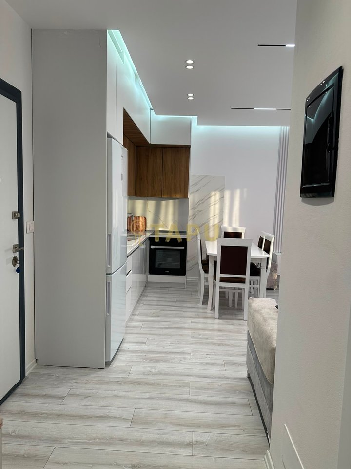 🏡 JEPET ME QIRA APARTAMENT 1+1 – BULEVARDI I RI