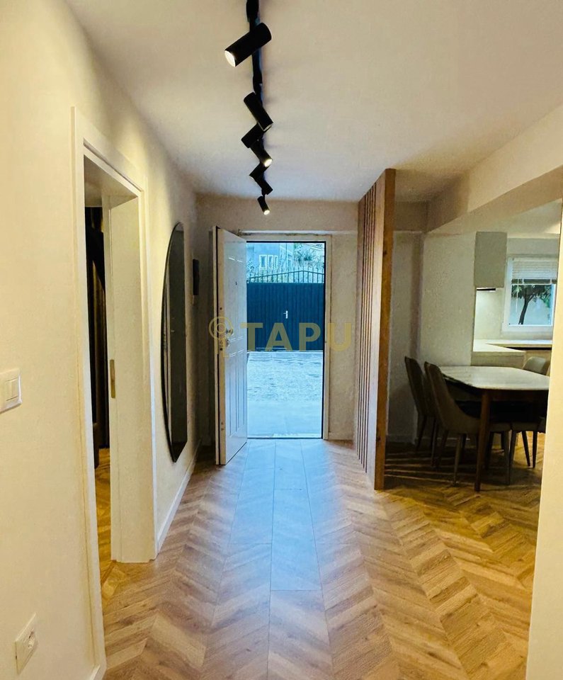 🏡 JEPET ME QIRA – SHTËPI MODERNE 2+1 ME OBORR PRIVAT mbi Tregun Elektrik
