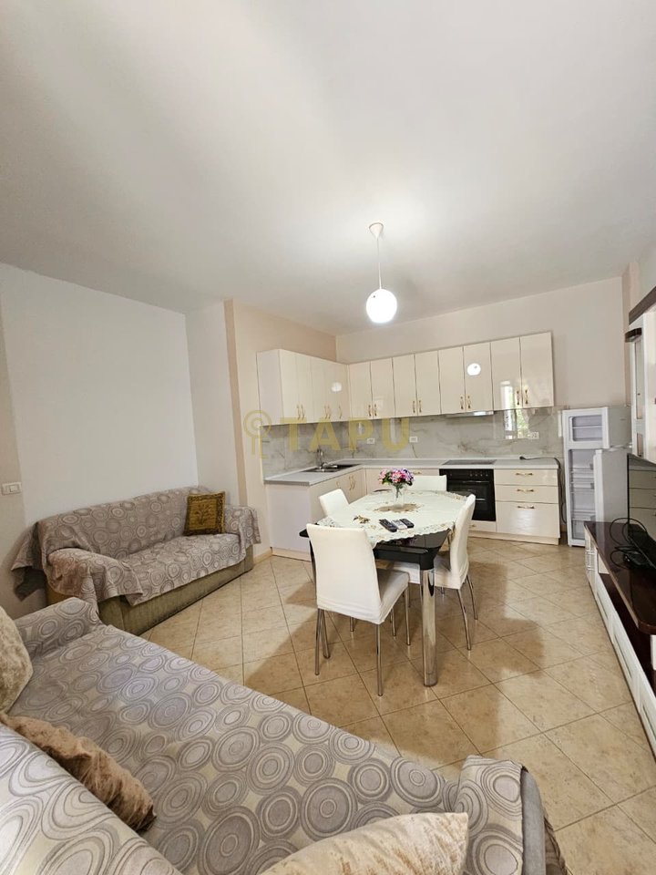 🏡 JEPET ME QIRA SHTËPI PRIVATE 1+1 – PRANË BAR-KAFE FAMED