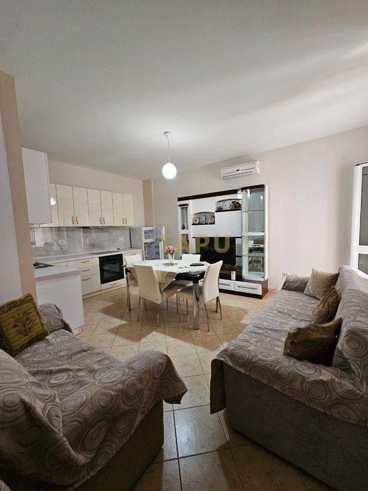 🏡 JEPET ME QIRA SHTËPI PRIVATE 1+1 – PRANË BAR-KAFE FAMED