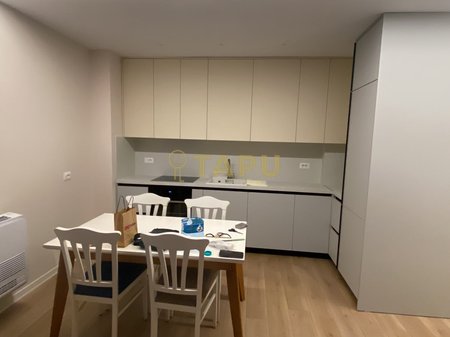  JEPET ME QIRA 1+1 + POST PARKIMI – BULEVARDI I RI