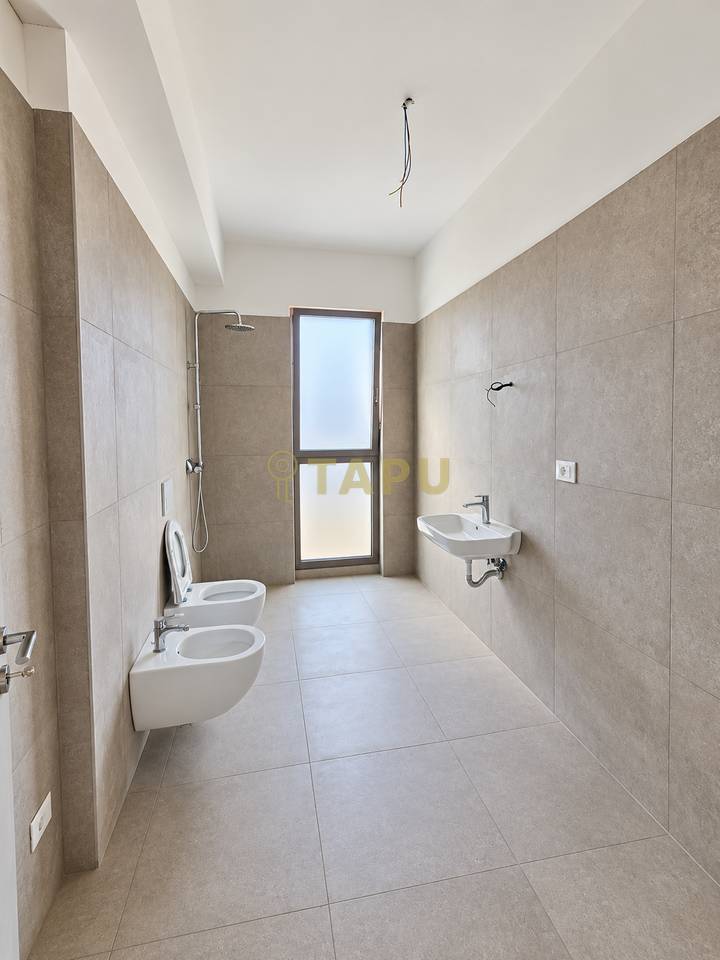 🏡 SHITET APARTAMENT 2+1+2 – BULEVARDI I RI