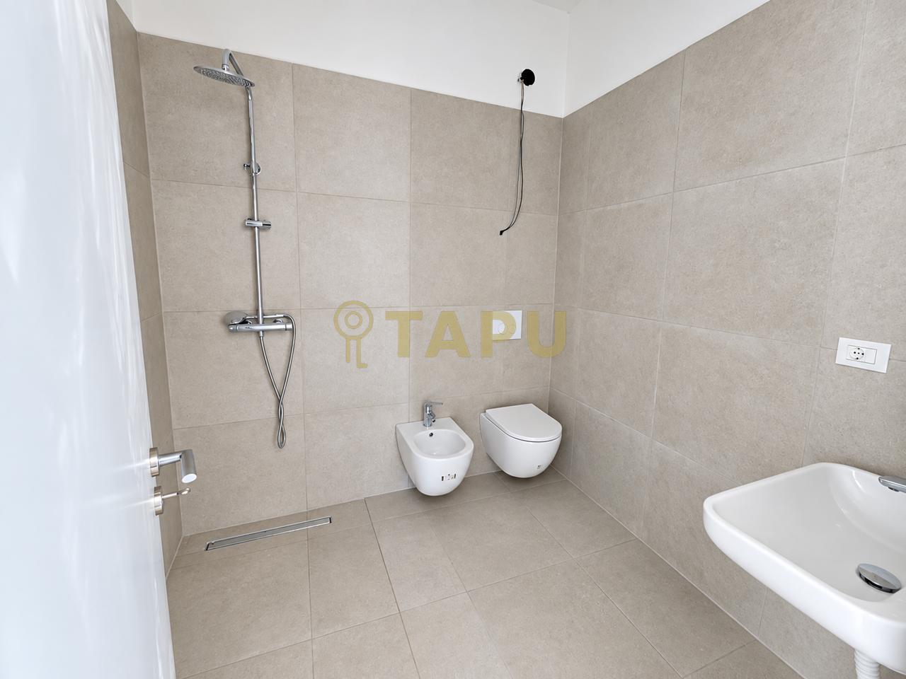 🏡 SHITET APARTAMENT 2+1+2 – BULEVARDI I RI
