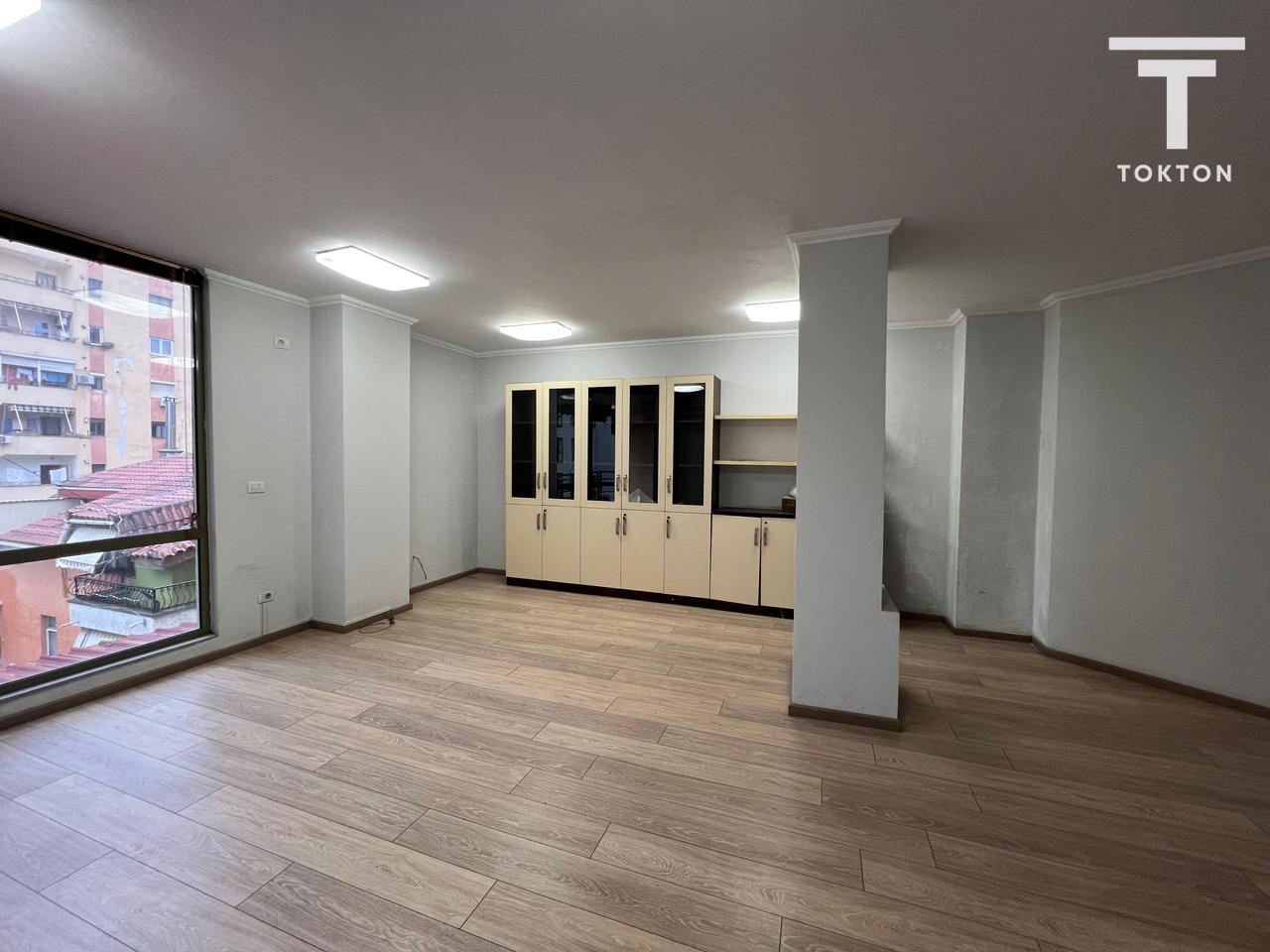 VENDESI, APPARTAMENTO 2+1, VIA 21 DICEMBRE, TIRANA