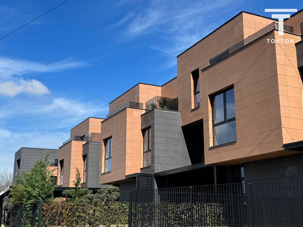 IN VENDITA, VILLA ADIACENTE, TEG, TIRANA