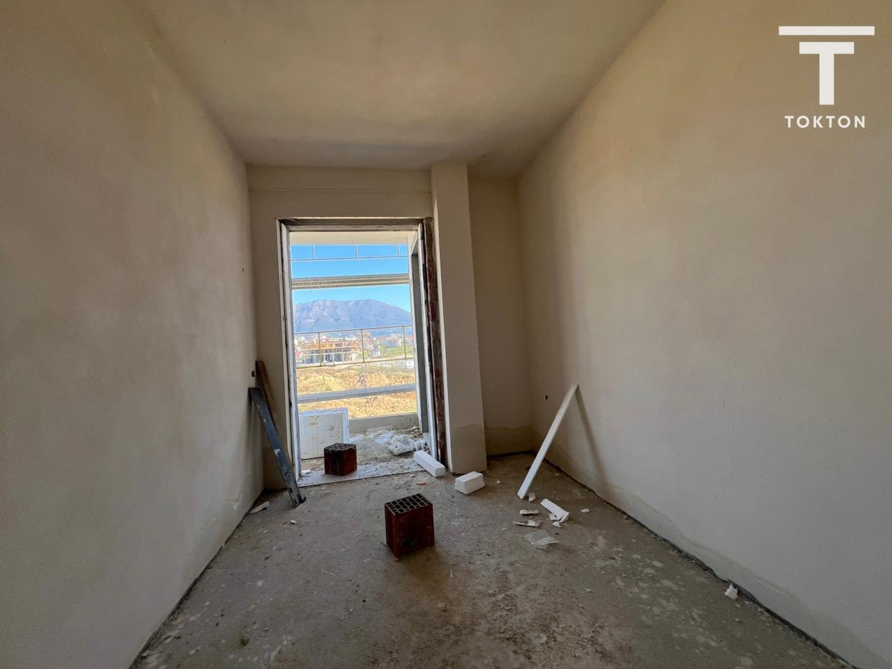 SHITET, APARTAMENT 2+1+2, MAISON DE LA TERRE, MJULL BATHORE