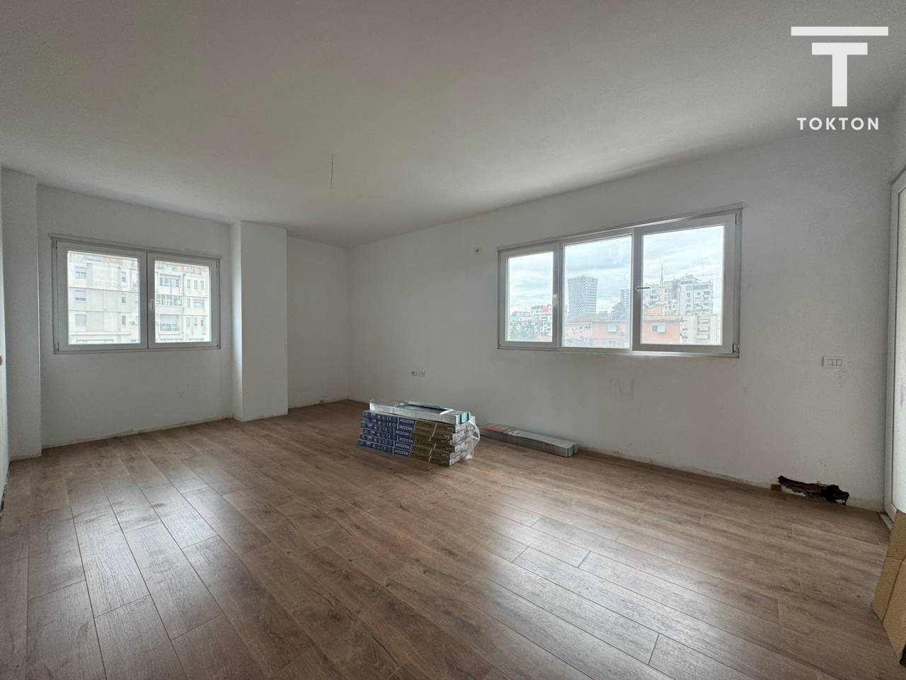 FOR SALE 3+1 APARTMENT, "QEMAL STAFA" STREET, PAZARI I RI, TIRANA