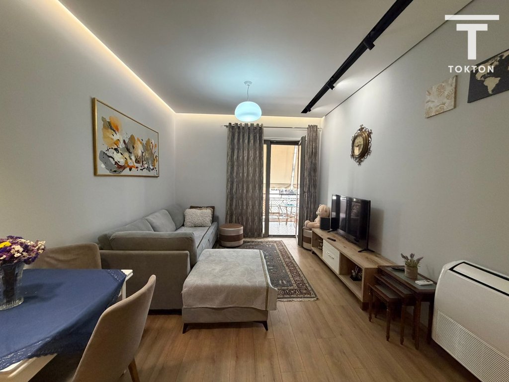 QIRA, APARTAMENT 1+1+POST PARKIMI, KOMPLEKSI DELIORGJI, TIRANË