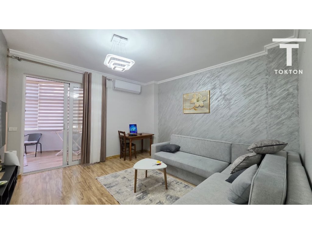 QIRA, APARTAMENT 2+1, 9-KATËSHET, TIRANË