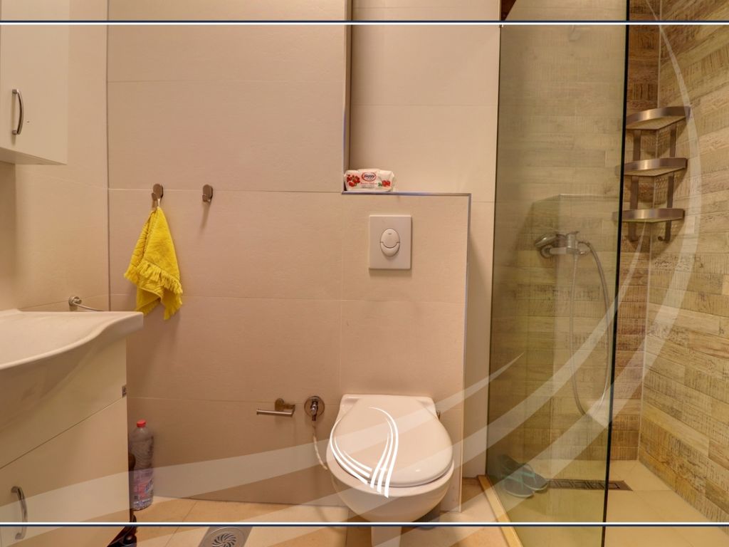 Zyre me 3 dhoma pune me qira në lagjen Lakrishtë- Prime Group9