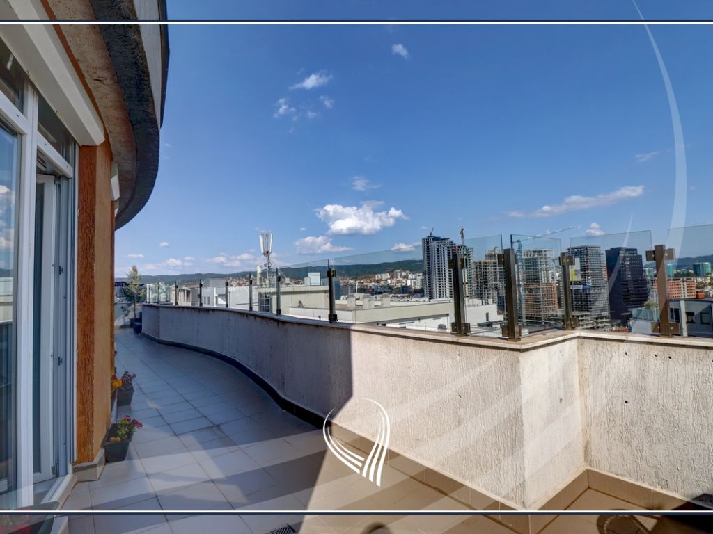 Penthouse 245m2 në shitje në lagjen Arbëria – Dragodan17