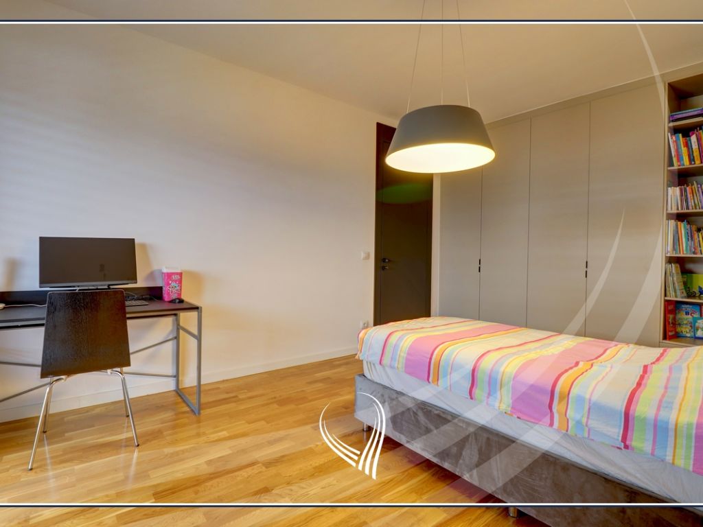 Shtëpi me 5 dhoma gjumi në shitje në lagjen Qershia- Tipi D14