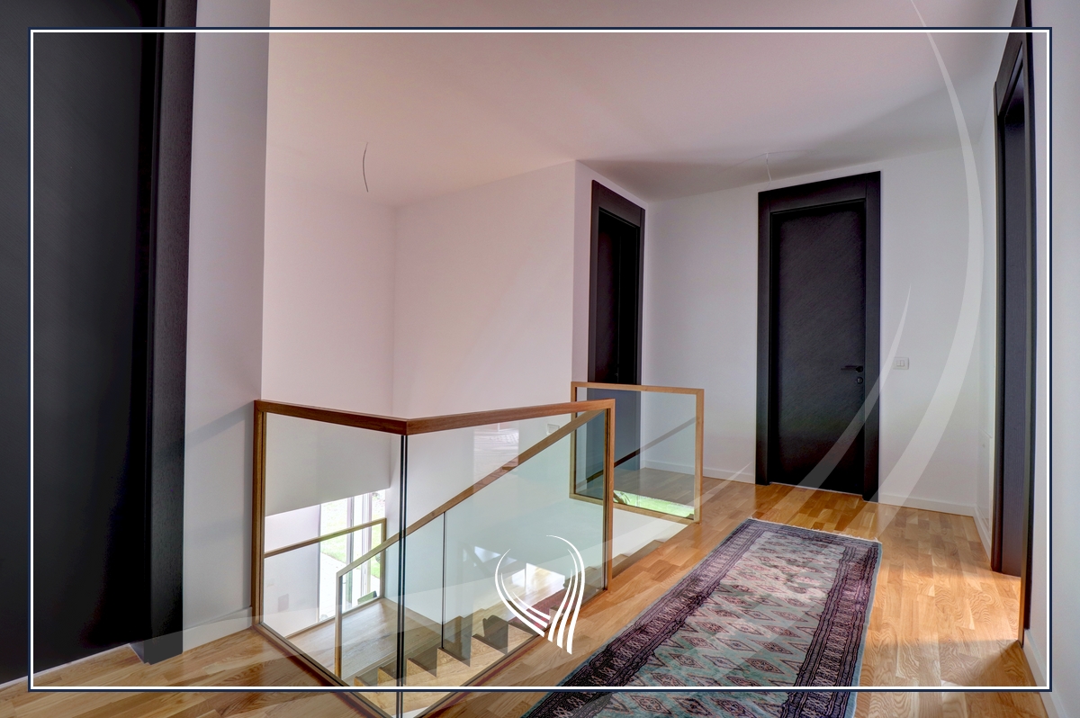 Shtëpi me 5 dhoma gjumi në shitje në lagjen Qershia- Tipi D15