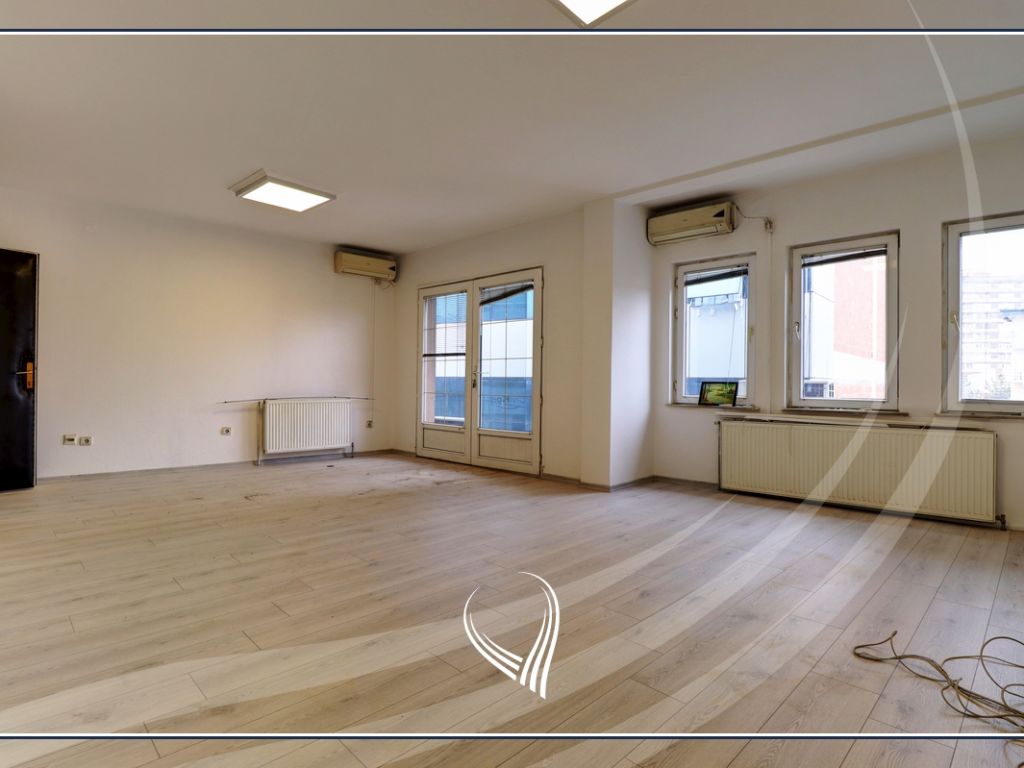 Business building 750m2 for rent in the Center5