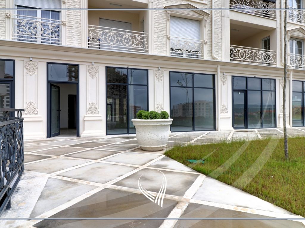 Lokal 140m2 në shitje në lagjen Mati 12