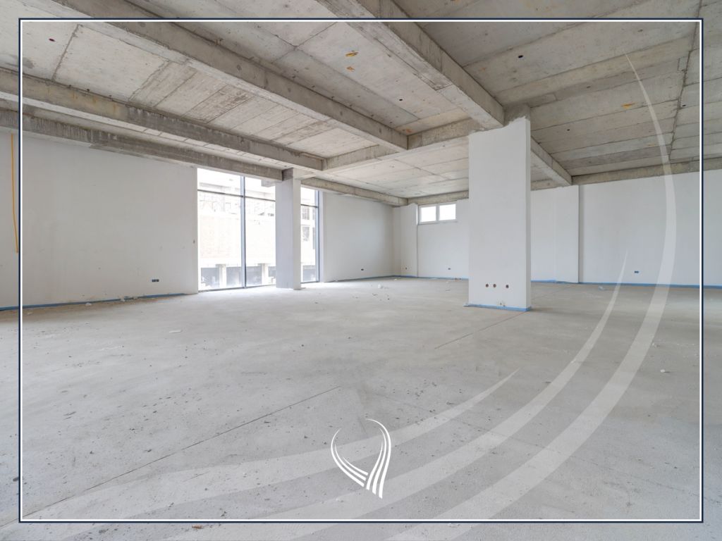 Objekt afarist 4863.43m2 me qira në lagjen Veternik13