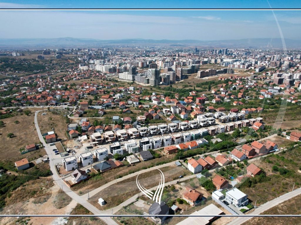 Shtëpi me 5 dhoma gjumi në shitje në Matiçan - lagjja City Home29