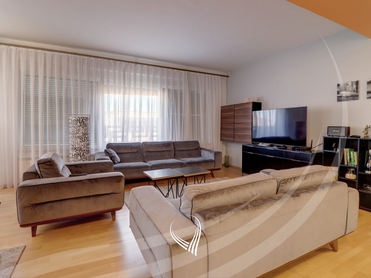 Penthouse 190.34m2 në shitje në lagjen Mati 1 - Rruga B2