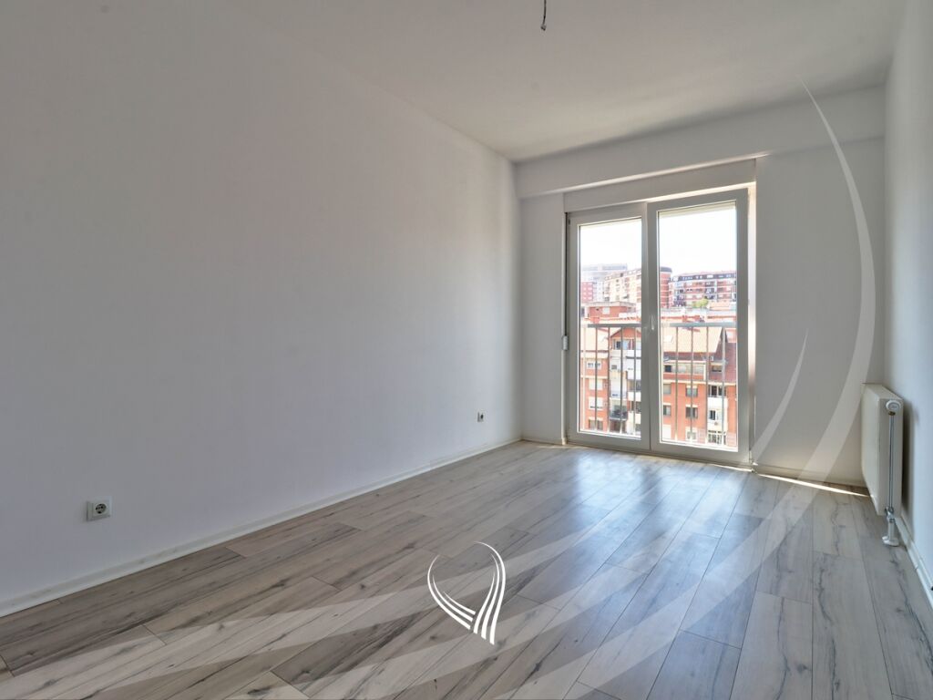 Zyre me 3 dhoma pune me qira në lagjen Mati 1 - Rruga B5