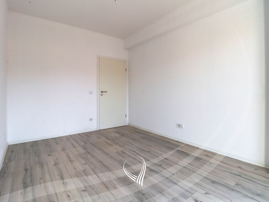 Zyre me 3 dhoma pune me qira në lagjen Mati 1 - Rruga B8