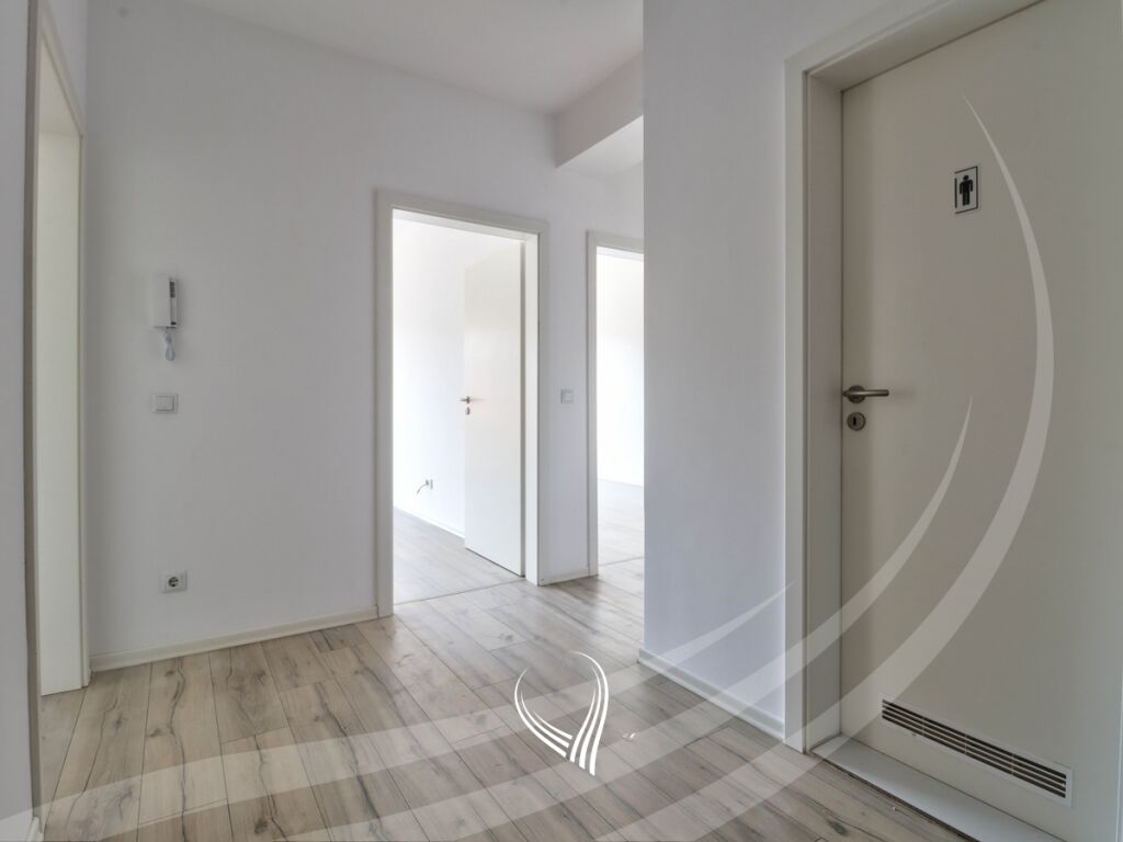 Zyre me 3 dhoma pune me qira në lagjen Mati 1 - Rruga B9