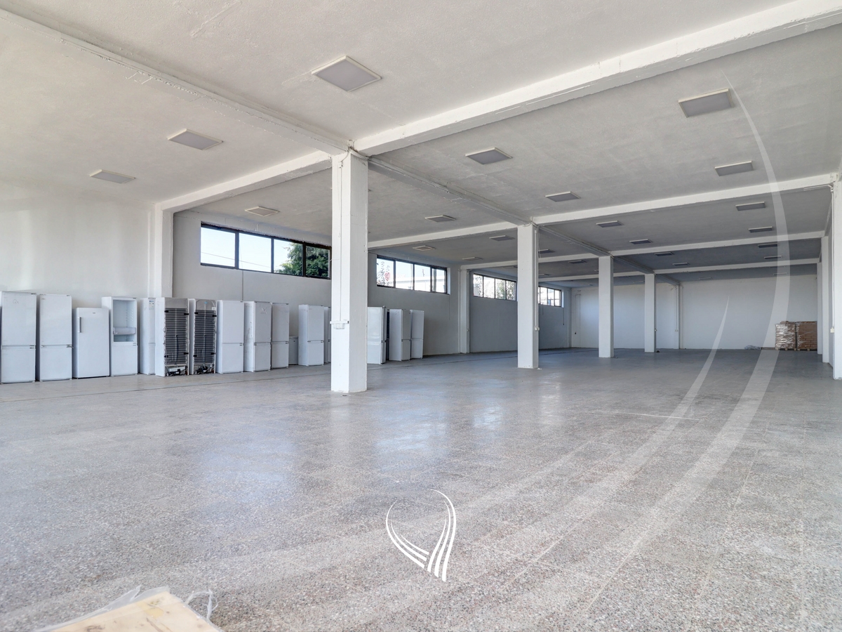 Lokal 1000m2 me qira në lagjen Veternik2