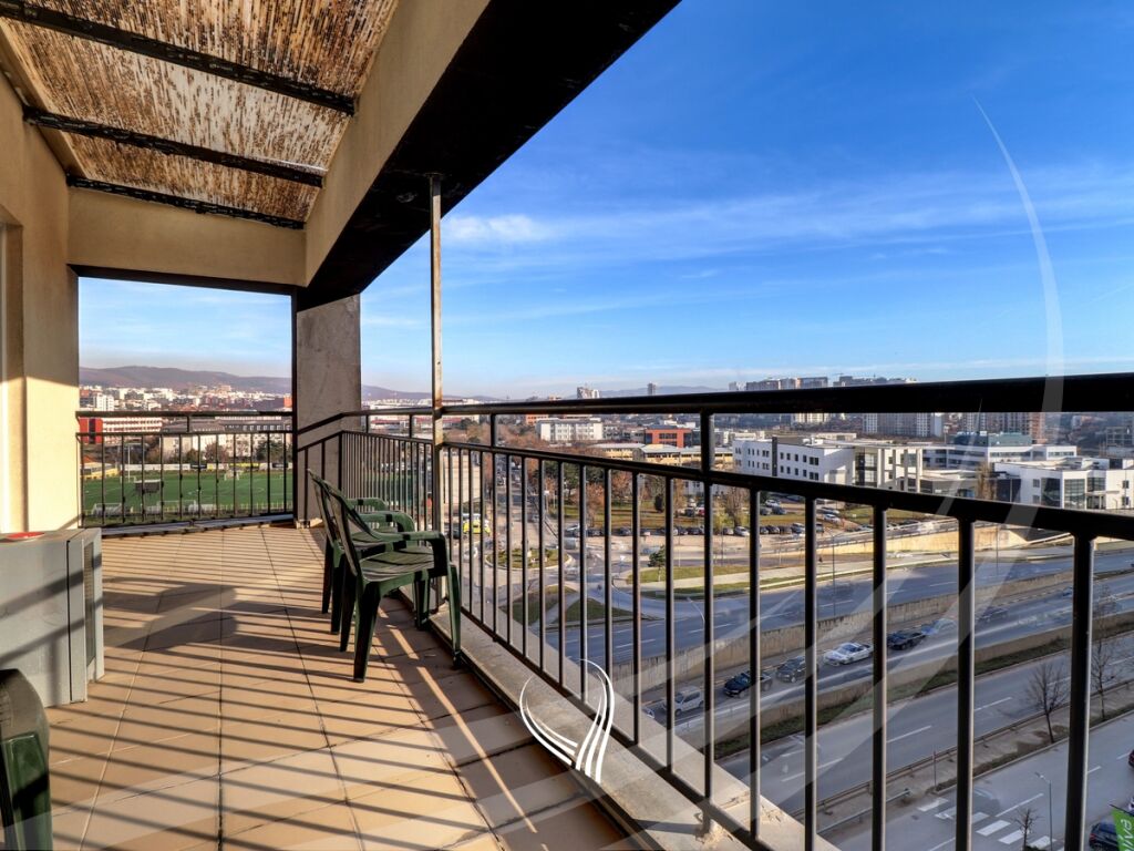Penthouse 245.01m2 në shitje në lagjen Emshir- EXDC10