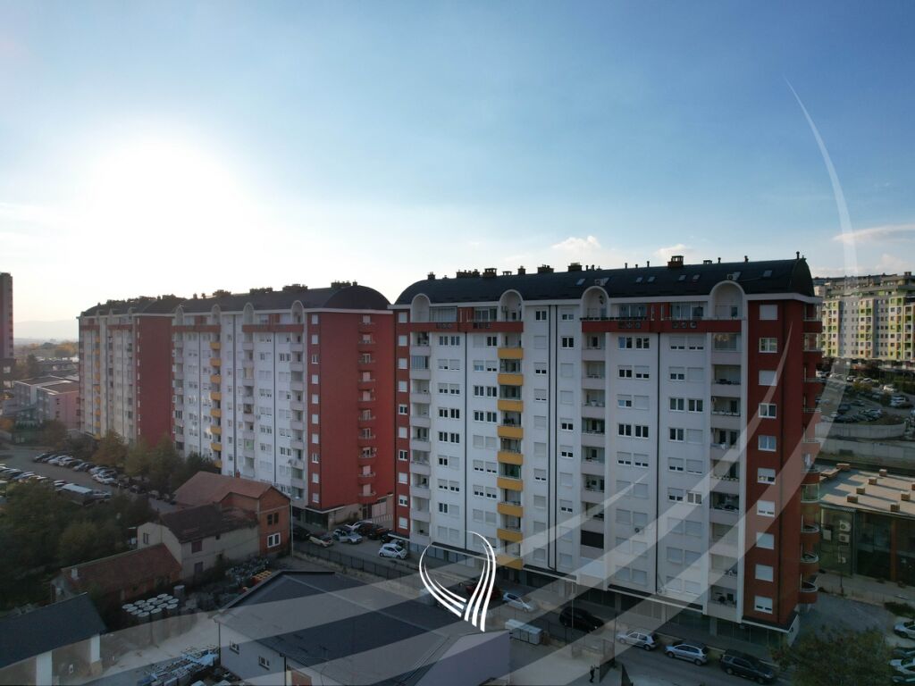 Banesë me 3 dhoma gjumi me qira në lagjen Lakrishtë - Tregtia14