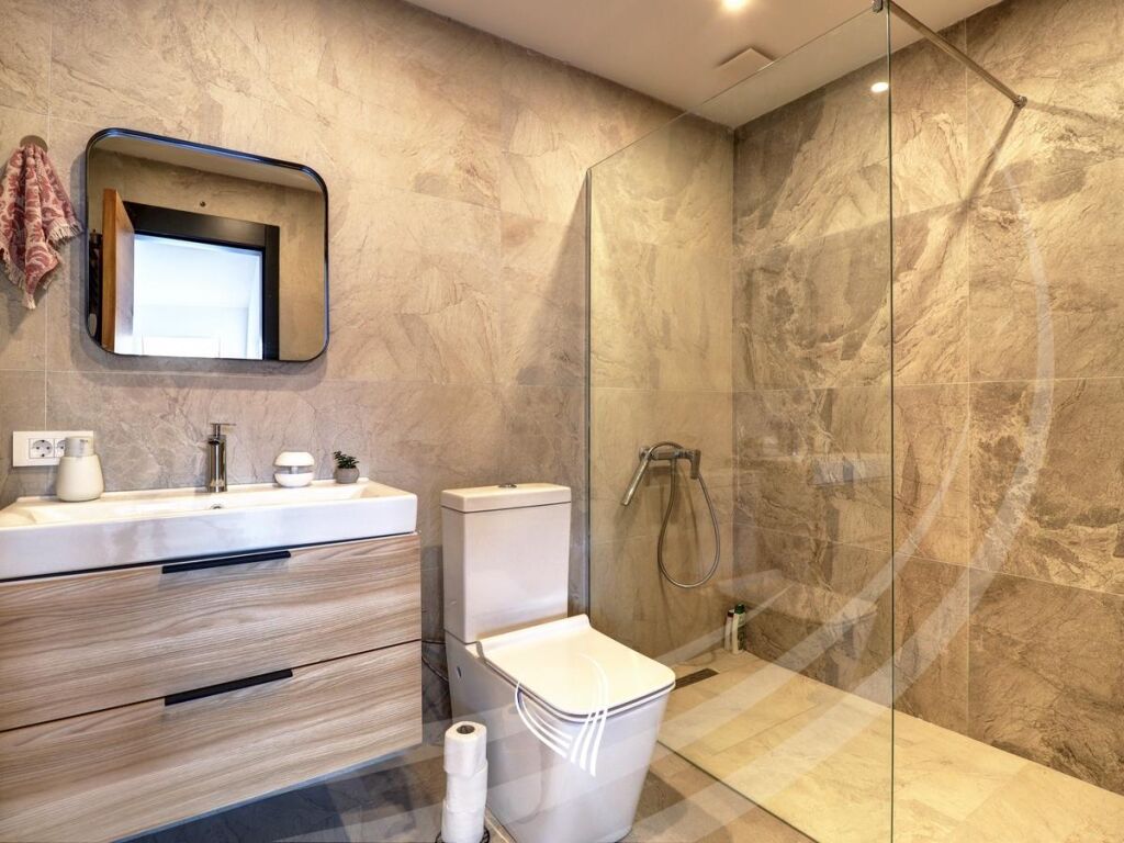 Duplex Banesë me 3 dhoma gjumi me qira në lagjen Pejton13
