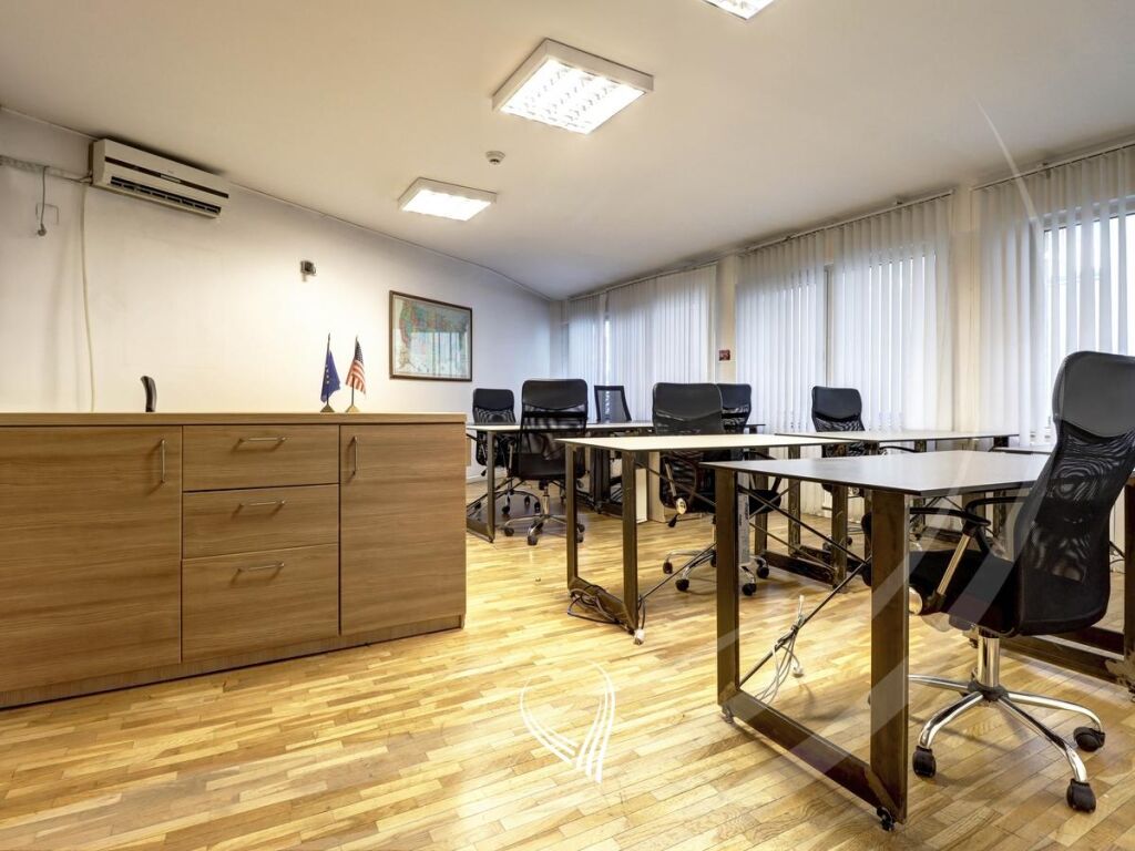 Objekt afarist 1,213m2 me qira në lagjen Aktash5