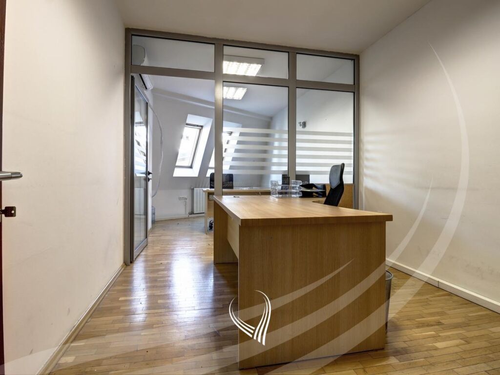 Business building 1213m2 for rent in Aktash neighborhood12