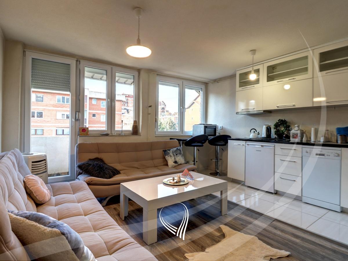 1 bedroom apartment for rent in Bregu i Diellit neighborhood2