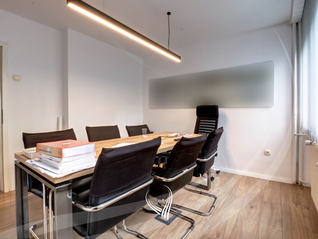 Zyre me 4 dhoma pune me qira në lagjen Ulpiana5